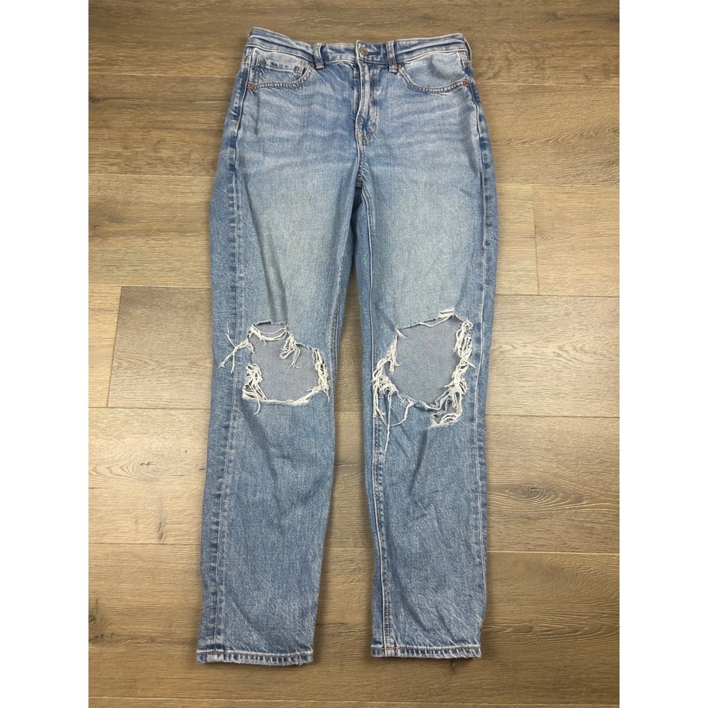 American Eagle Strigid Mom Jeans Light Wash Distressed High Rise Size 6 Regular